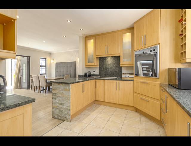 4 BEDROOM FREESTANDING RENTED IN VAN RIEBEECKSTRAND